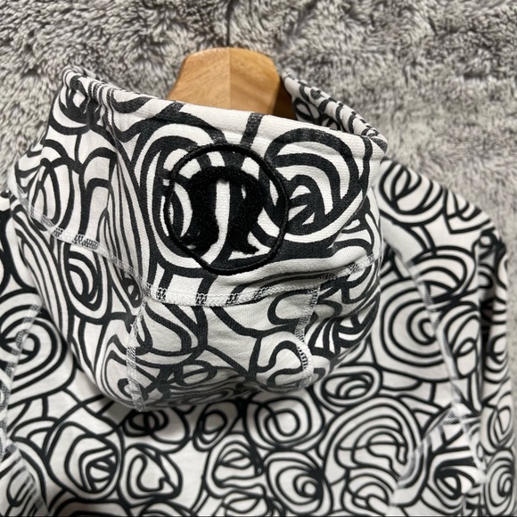 Lululemon Scuba Hoodie - Picture 3 of 9